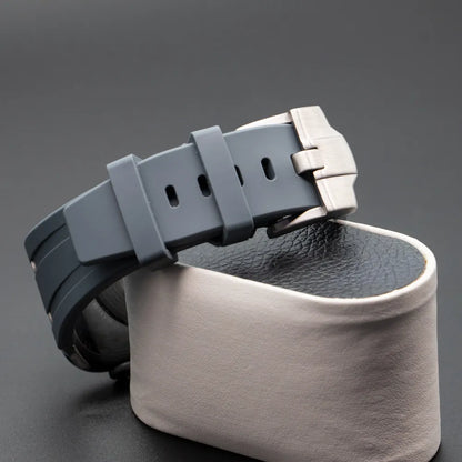 Premium silikonarmband till Apple Watch - Grå med silver